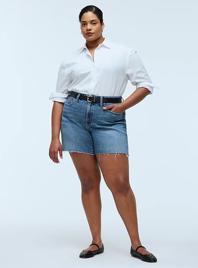 the plus curvy perfect vintage mid-length short in dewberry wash